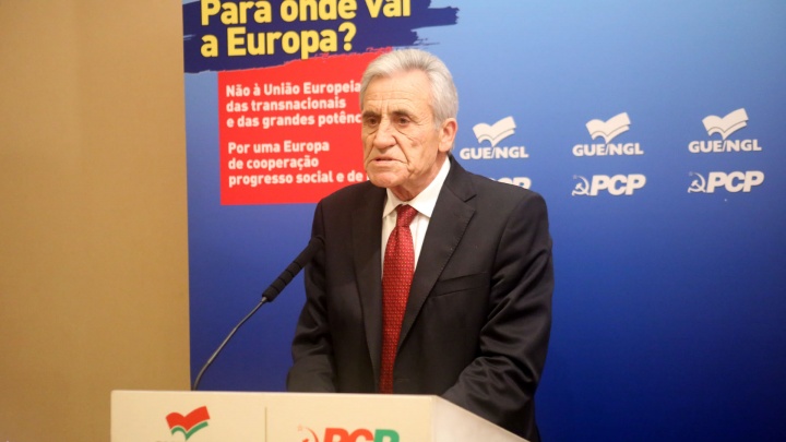 Nada pode obrigar Portugal a aceitar a posição de Estado subalterno e a alienar a sua soberania e independência nacionais