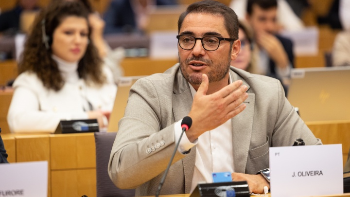 João Oliveira presente na Cimeira das Pessoas 2025, no Porto