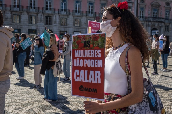 Combative journey of Portuguese women
