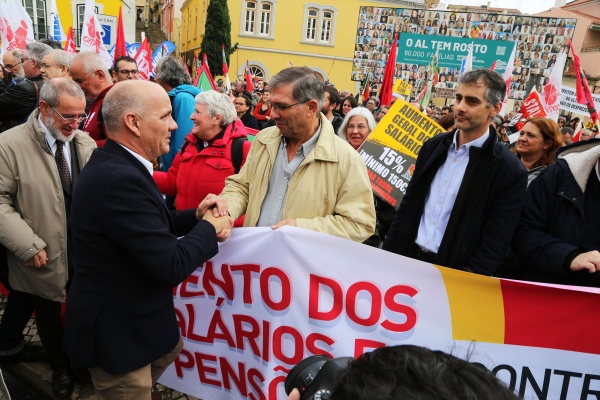 Concentração de trabalhadores na Assembleia da República, CGTP-IN