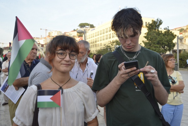 "For Peace in the Middle East! For the rights of the Palestinian people"