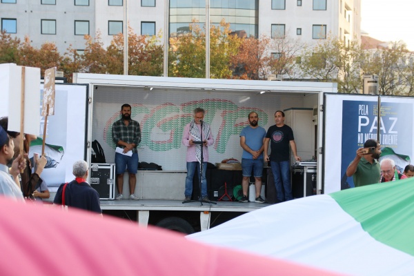 "For Peace in the Middle East! For the rights of the Palestinian people"