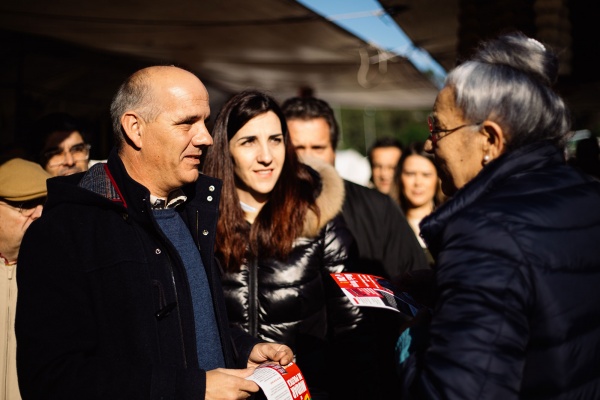 Contacto com a população na Feira da Malveira