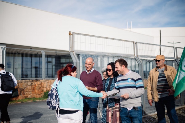 Contacto com trabalhadores da Faurecia