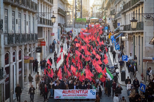 March «Increase wages and pensions, for a better life»