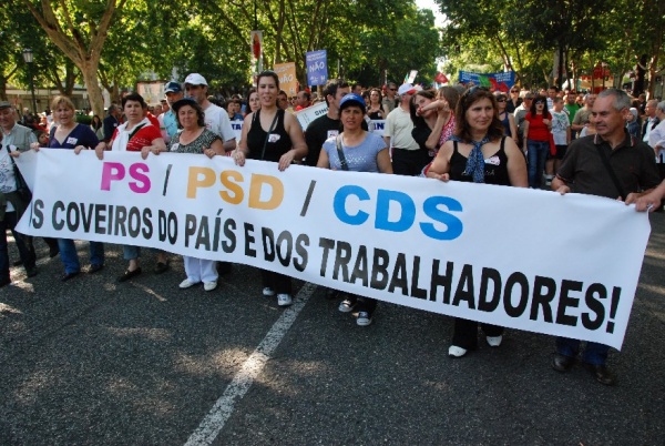 Mais de 300 mil contra a política de direita