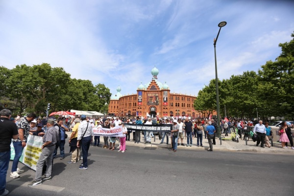 March for the right to health care «More NHS, better health care», Lisboa