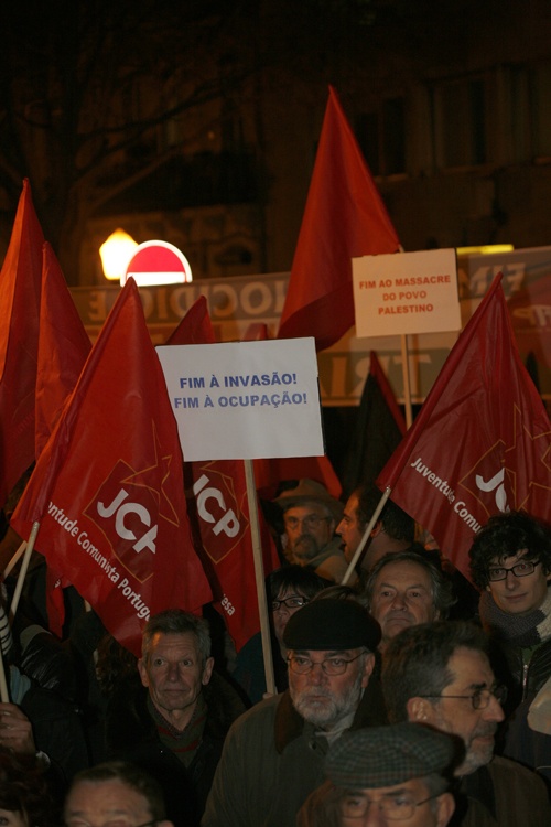Pelo fim do massacre do povo palestiniano - Concentração em frente à Embaixada de Israel, Lisboa - 8 de Janeiro de 2009