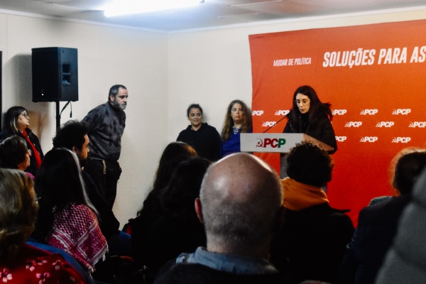 Sessão «Pelo direito à Habitação – testemunhos da realidade na região do Porto»