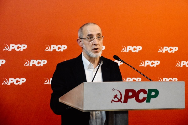 Sessão «Pelo direito à Habitação – testemunhos da realidade na região do Porto»