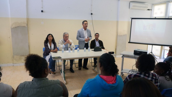 Visita e contacto com a população do Bairro da Bela Vista